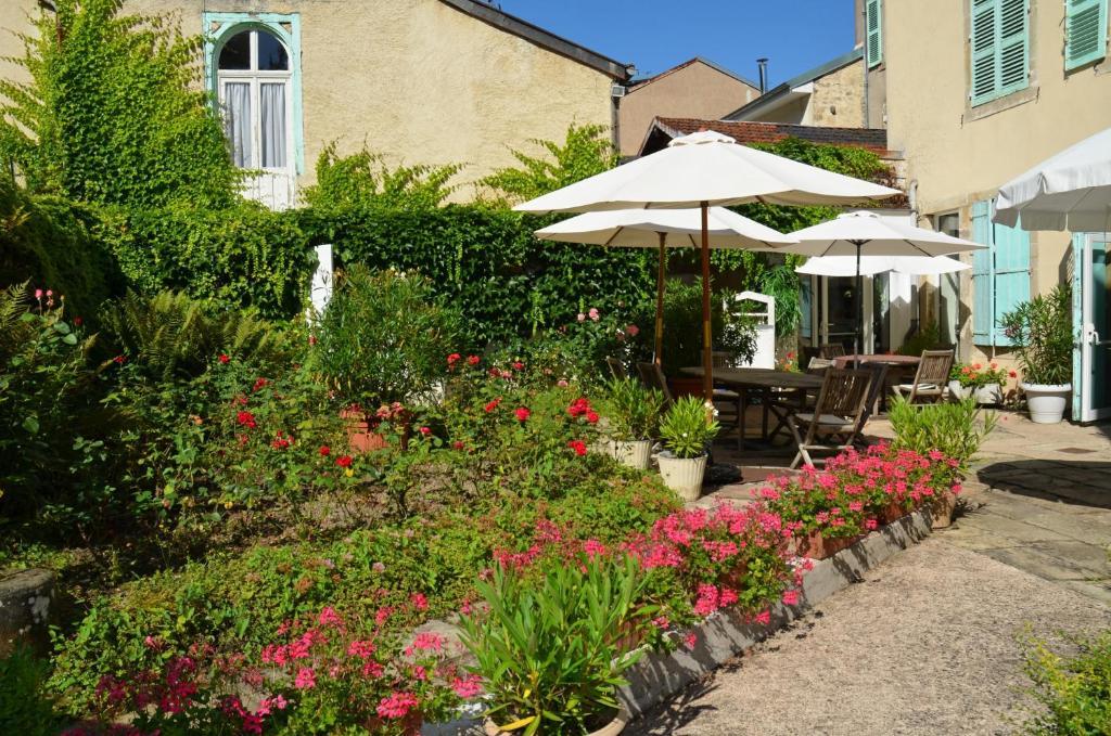Hotel Et Studios D'Orfeuil Bourbonne-les-Bains Oda fotoğraf